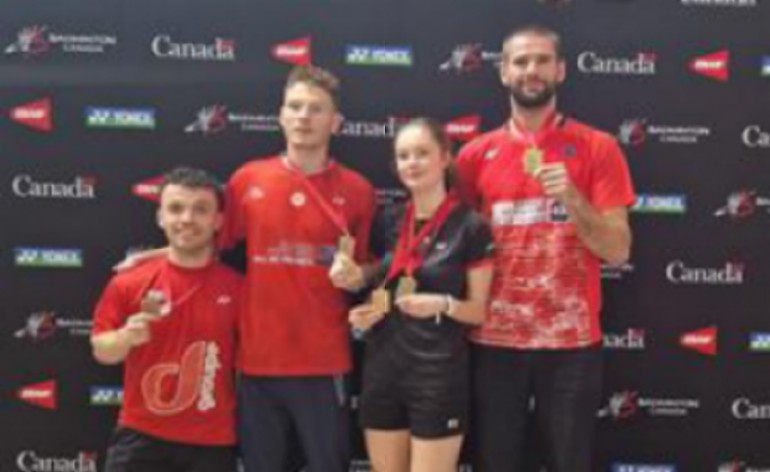 "Photo Para-Badminton : Lucas et Maud en or au Canada"